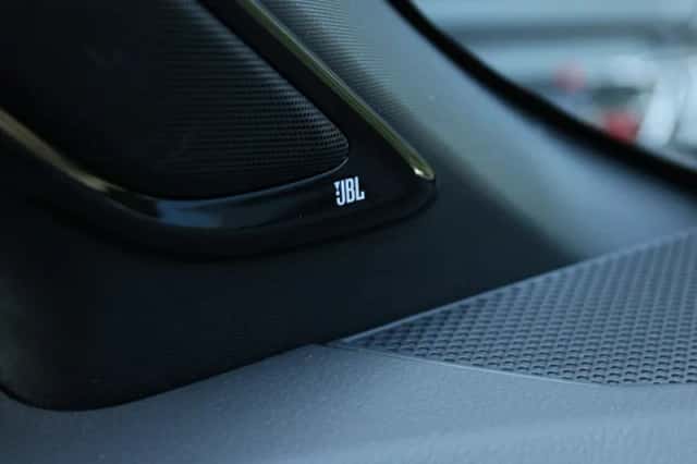 Toyota C-HR (2021) thumbnail 6