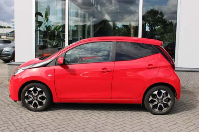 Toyota Aygo (2018) thumbnail 2