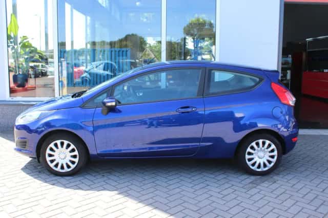 Ford Fiesta (2014) thumbnail 2