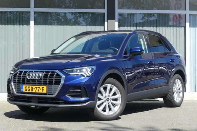 Audi Q3 (2021) thumbnail 2