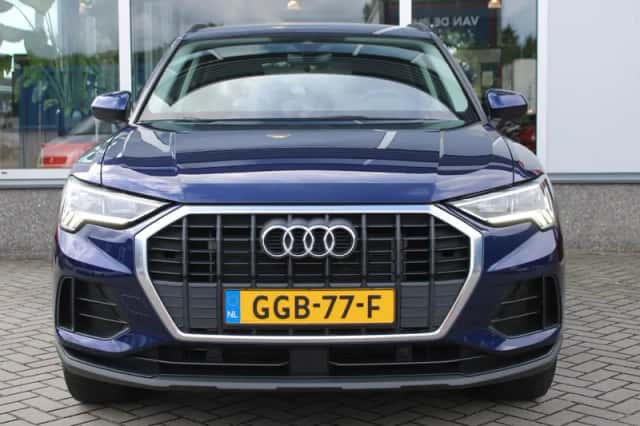 Audi Q3 (2021) thumbnail 3