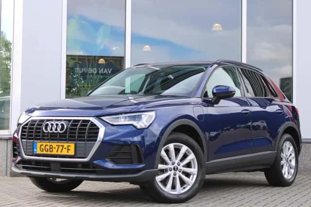 Audi Q3 (2021) thumbnail 5