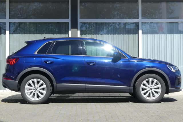 Audi Q3 (2021) thumbnail 6