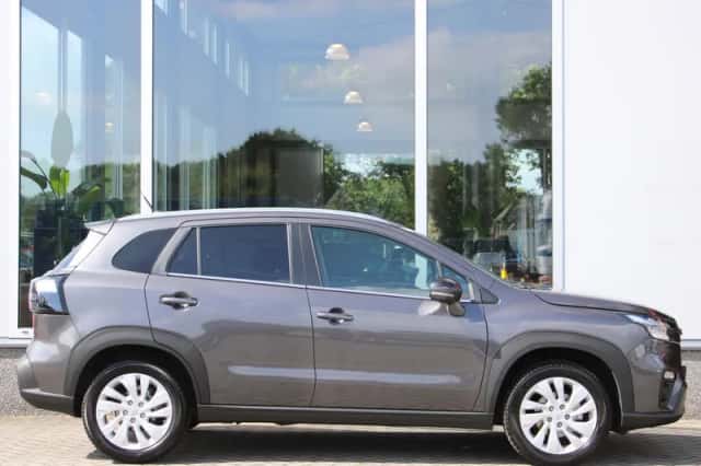 Suzuki S-Cross (2026) thumbnail 3