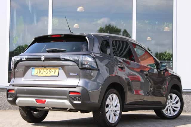 Suzuki S-Cross (2026) thumbnail 4