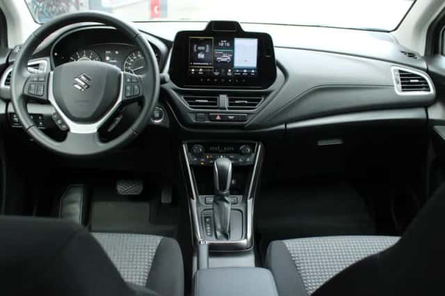 Suzuki S-Cross (2026) thumbnail 6