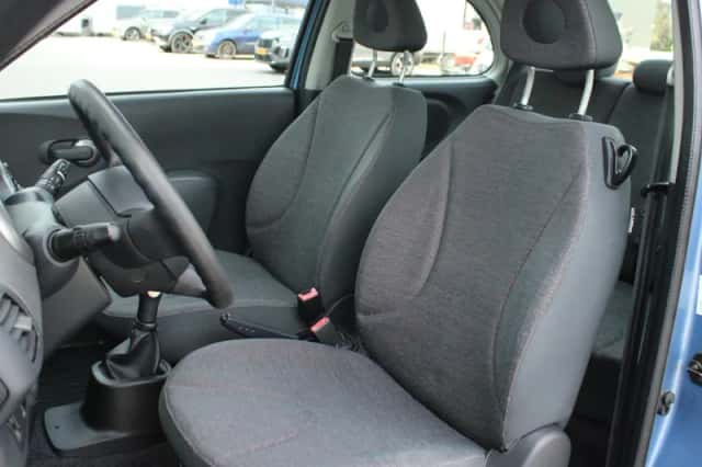 Nissan Micra (2006) thumbnail 5