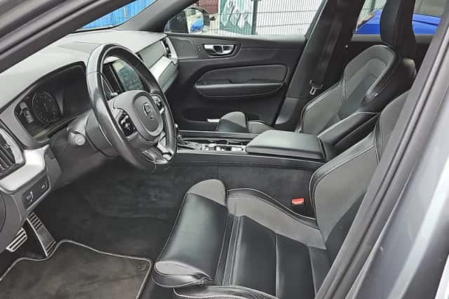 Volvo XC60 (2019) thumbnail 3
