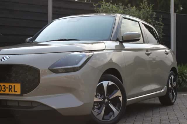 Suzuki Swift (2024) thumbnail 2