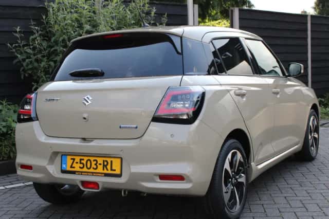 Suzuki Swift (2024) thumbnail 6