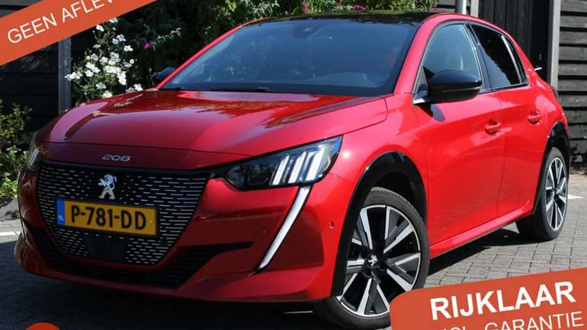 Peugeot 208 (2022) — foto 1