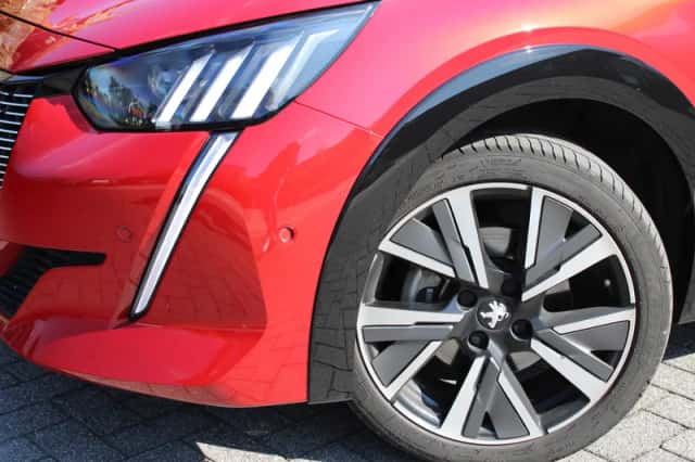 Peugeot 208 (2022) thumbnail 2