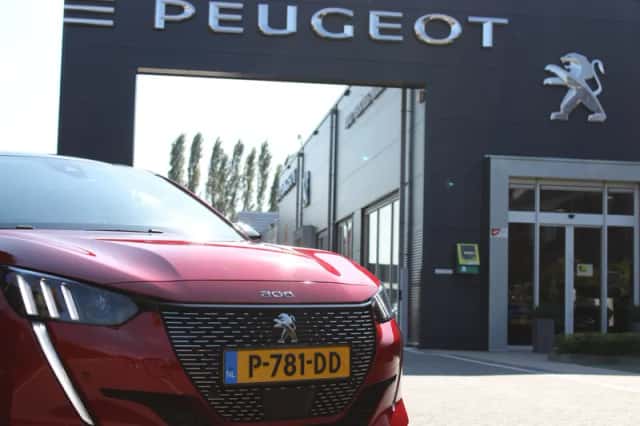 Peugeot 208 (2022) thumbnail 4