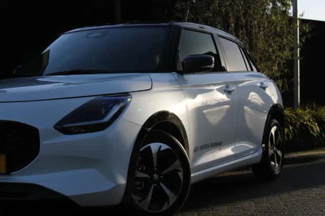 Suzuki Swift (2025) thumbnail 2