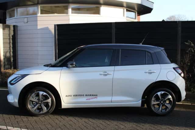 Suzuki Swift (2025) thumbnail 4