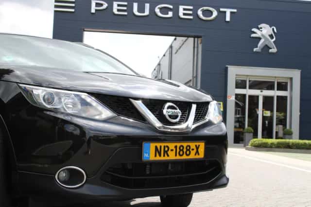 Nissan Qashqai (2017) thumbnail 3