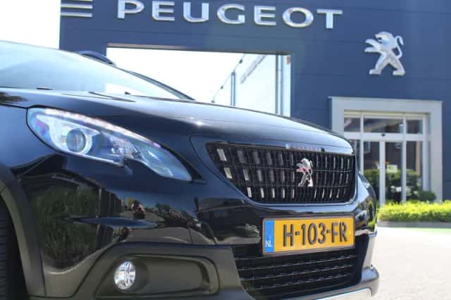 Peugeot 2008 (2019) thumbnail 3