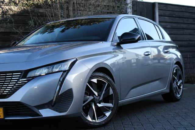Peugeot 308 (2022) thumbnail 2
