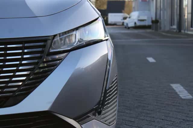 Peugeot 308 (2022) thumbnail 3