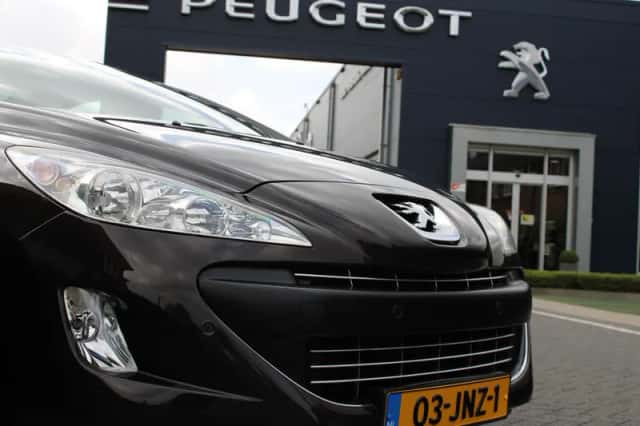 Peugeot 308 (2009) thumbnail 3
