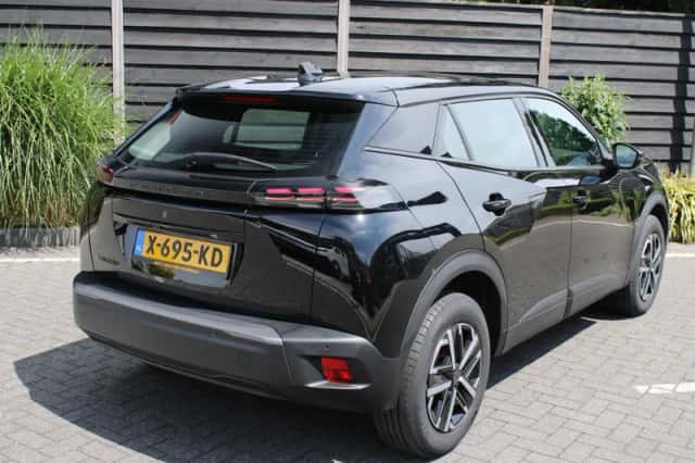 Peugeot e-2008 (2023) thumbnail 6