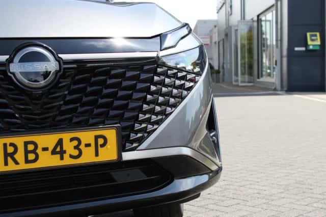 Nissan Qashqai (2024) thumbnail 3