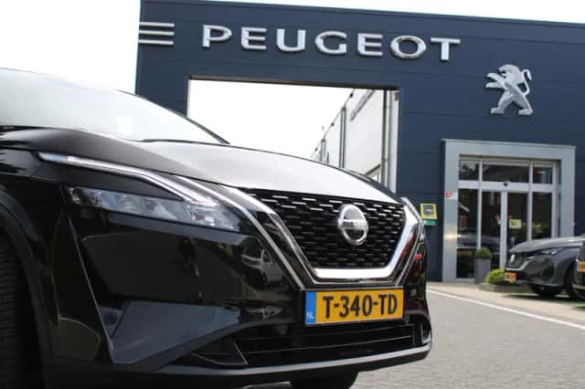 Nissan Qashqai (2022) thumbnail 3