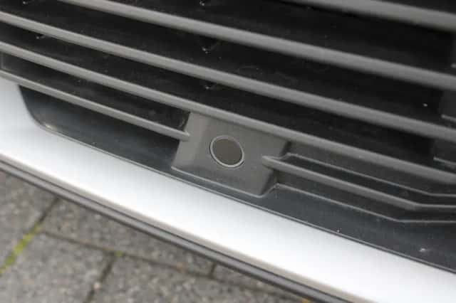 Peugeot e-2008 (2023) thumbnail 4
