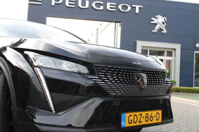 Peugeot 408 (2024) thumbnail 3