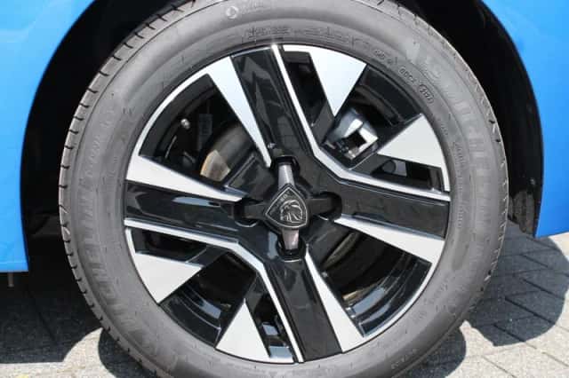 Peugeot 208 (2024) thumbnail 4