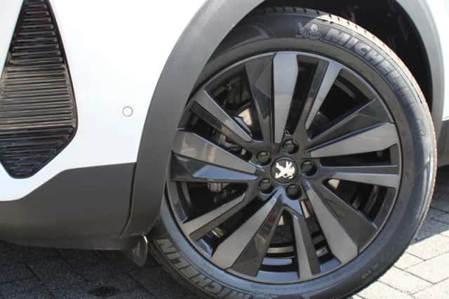 Peugeot 3008 (2024) thumbnail 2