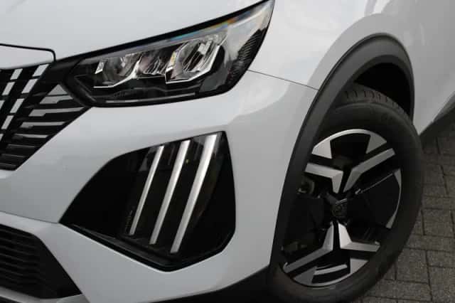 Peugeot 2008 (2024) thumbnail 2