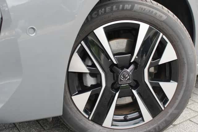Peugeot e-208 (2024) thumbnail 2