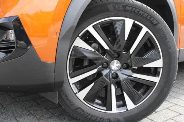 Peugeot 2008 (2020) thumbnail 2