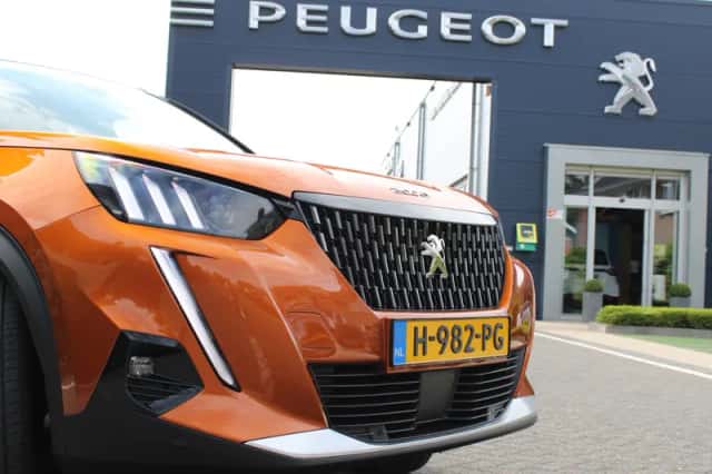 Peugeot 2008 (2020) thumbnail 3