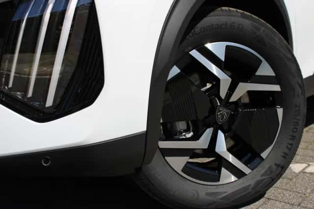 Peugeot 2008 (2025) thumbnail 2