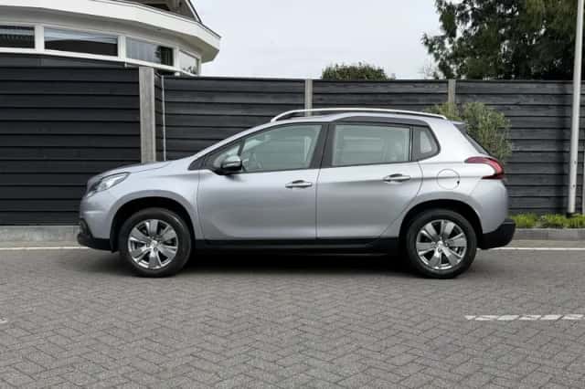 Peugeot 2008 (2019) thumbnail 3