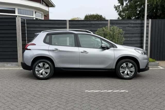 Peugeot 2008 (2019) thumbnail 4