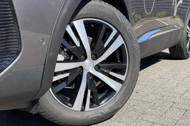 Peugeot 3008 (2024) thumbnail 2