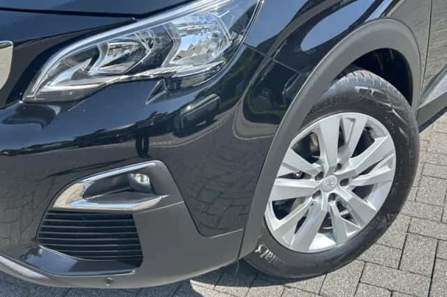 Peugeot 3008 (2019) thumbnail 2