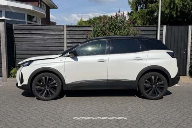 Peugeot 3008 (2024) thumbnail 6