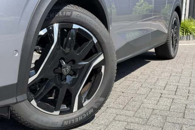 Peugeot 5008 (2025) thumbnail 2