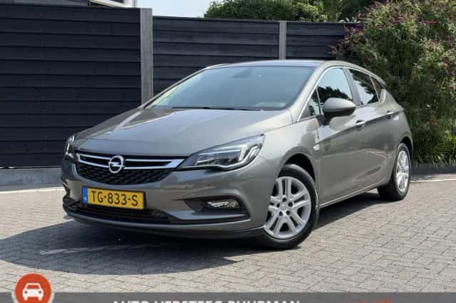 Opel Astra (2018) thumbnail 1