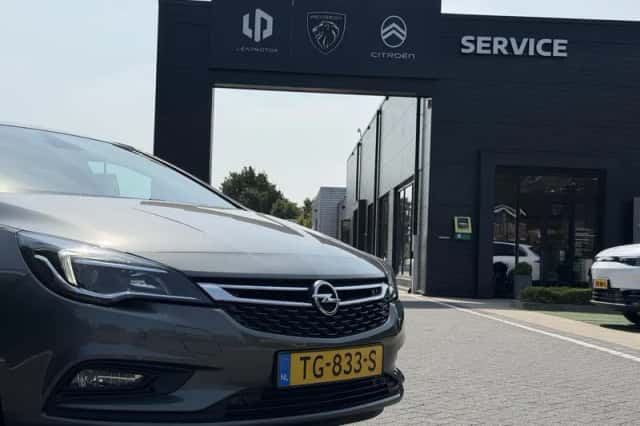 Opel Astra (2018) thumbnail 3