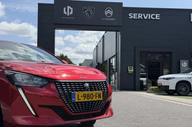 Peugeot 208 (2021) thumbnail 3
