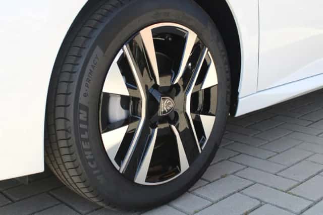 Peugeot 208 (2024) thumbnail 4