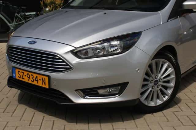 Ford Focus (2018) thumbnail 2