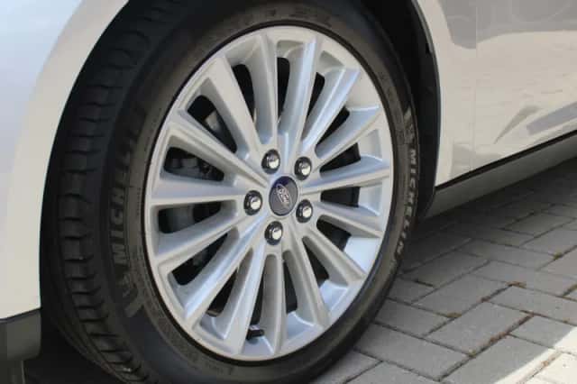 Ford Focus (2018) thumbnail 4