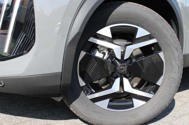 Peugeot 2008 (2025) thumbnail 2