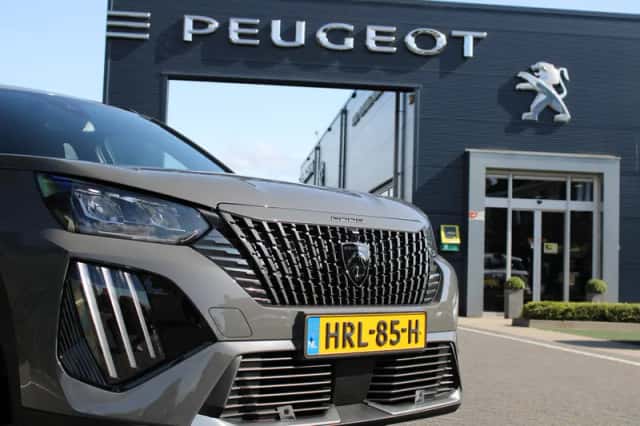Peugeot 2008 (2025) thumbnail 3